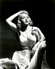 A glamorous pose (1940)
